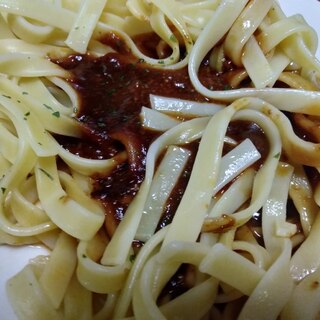 デミグラスソースパスタ